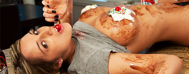 Nikki Sims Gets Messy In The Kitchen
