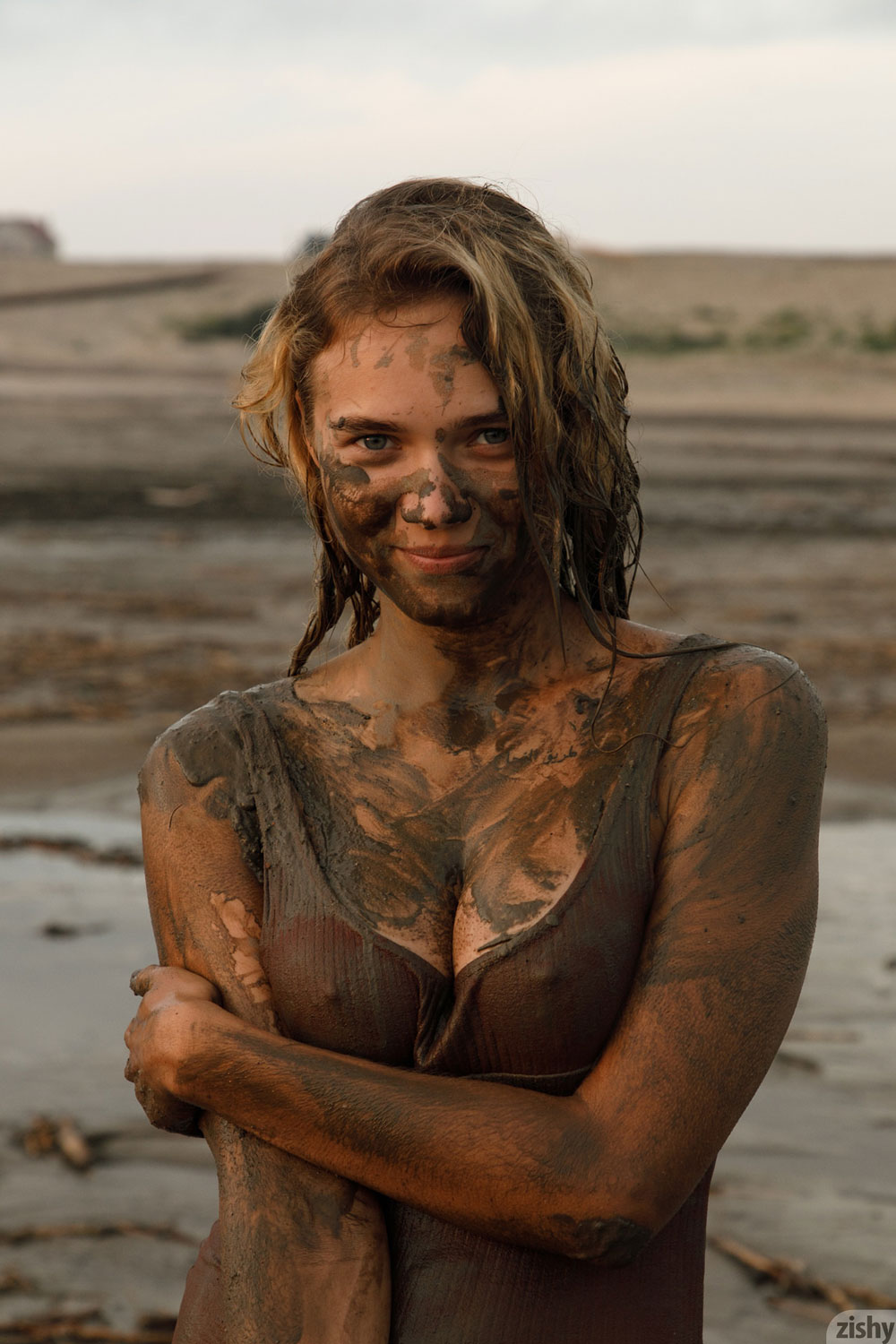Nude Muddy Girls